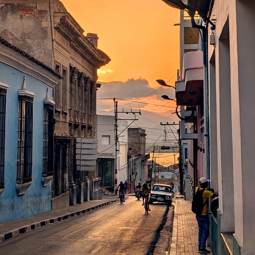 Сегодня вновь мы расскажем о Борисе Петухове, который работает на Братском алюминиевом заводе и известен своей любовью к путешествиям
