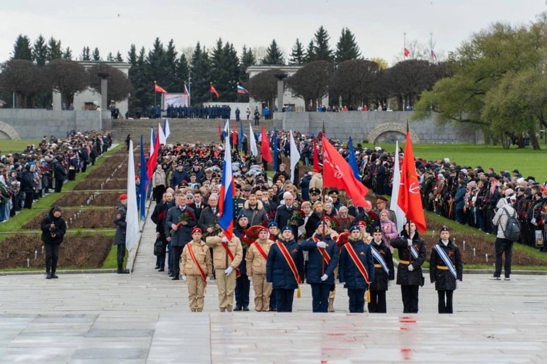 Сергей Цивилев принял участие в акции «Памяти павших будьте достойны»