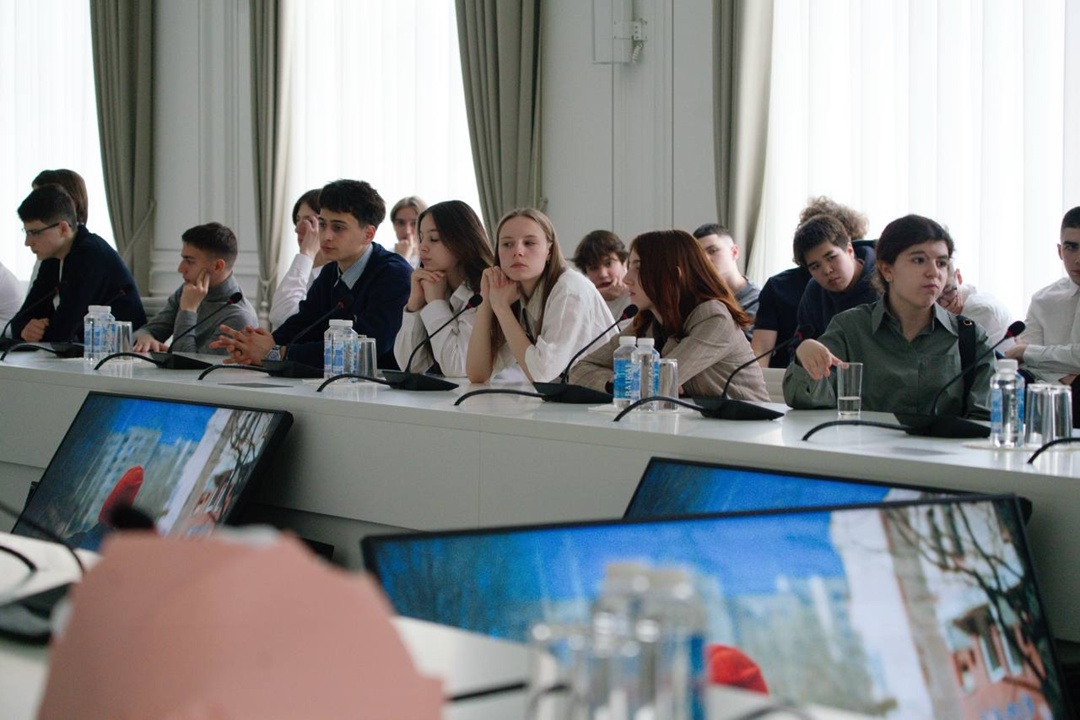 Художественный фильм «Строители мира», входит в линейку профориентационных фильмов проекта «Киноуроки в школах России и мира», и будет направлен в…