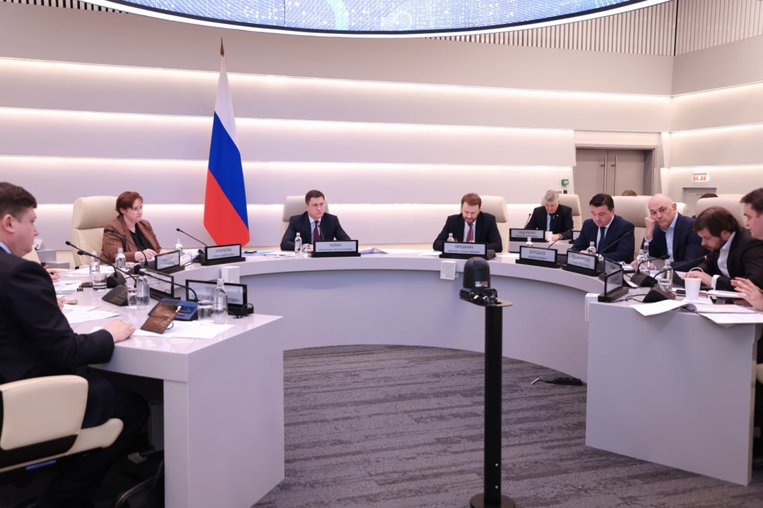 Министр строительства и ЖКХ РФ Ирек Файзуллин принял участие в совещании по текущей ситуации в экономике