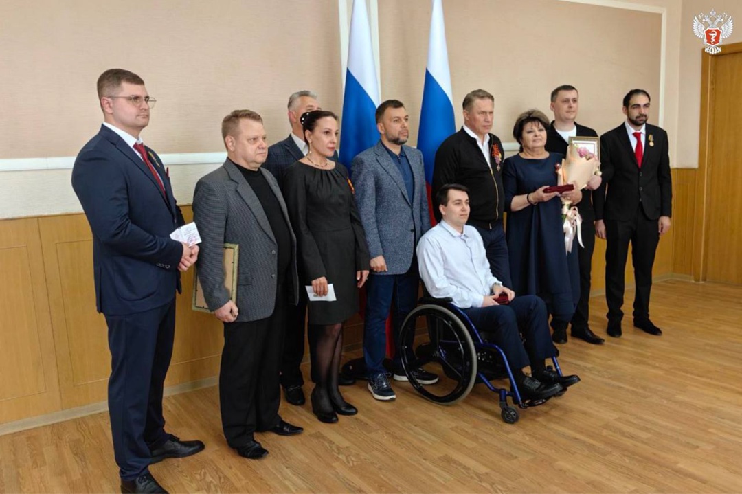 Это остров надежды посреди моря огня и крови