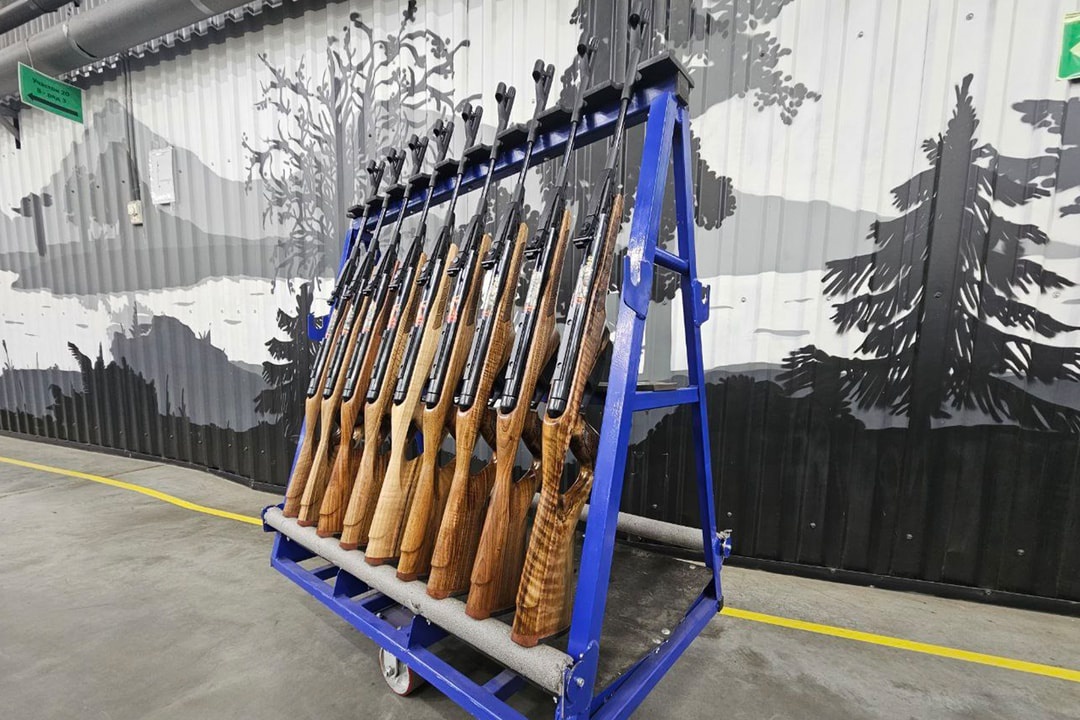 Концерн «Калашников» увековечил города-герои на специальных гравированных винтовках