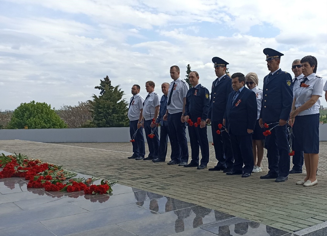 Работники Ростехнадзора новых регионов почтили память погибших в Великой Отечественной войне