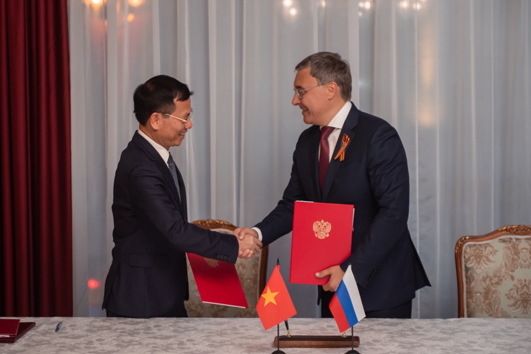 Россия и Вьетнам подписали соглашение о создании Пушкинского центра в Ханое