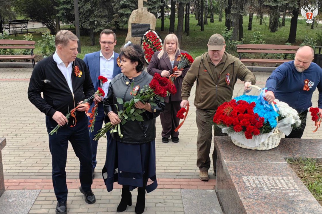 Михаил Мурашко возложил цветы к памятнику жертвам фашизма в ДНР