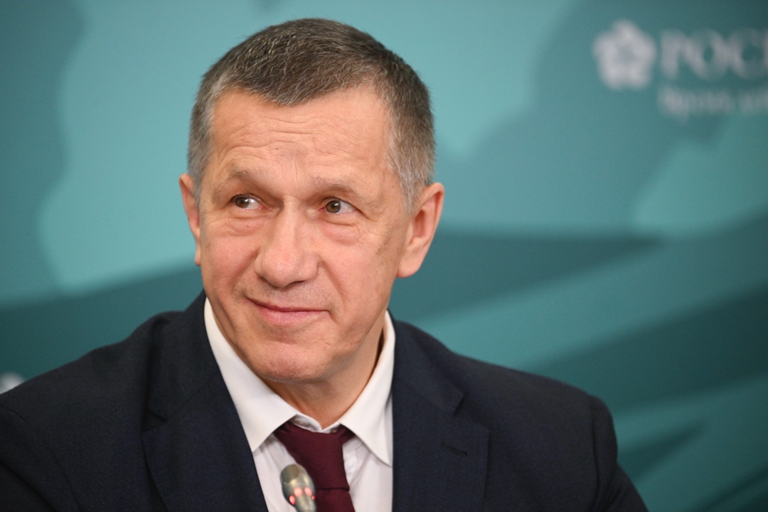 Юрий Трутнев поздравил ветеранов с Днем Победы