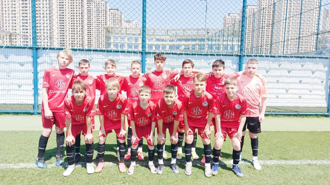 Юные футболисты Свободненской команды «Метеор», среди которых дети работников Амурского ГПЗ, приняли участие в международном турнире в Даляне.