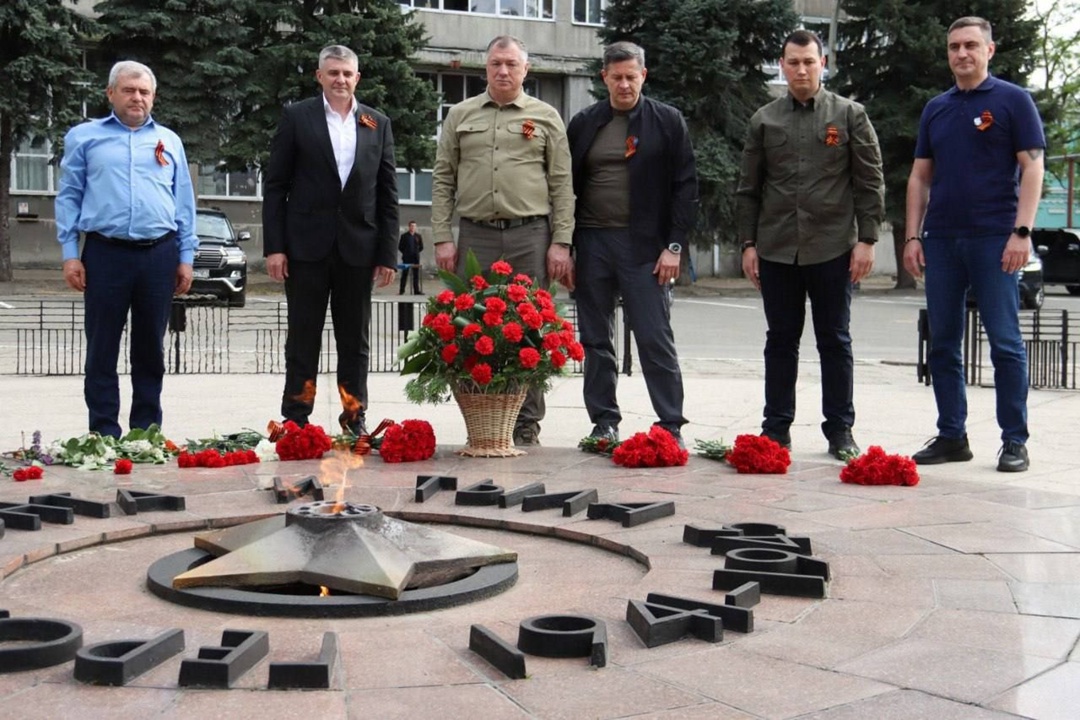 ️ Минстрой России почтил память героев Великой Отечественной войны