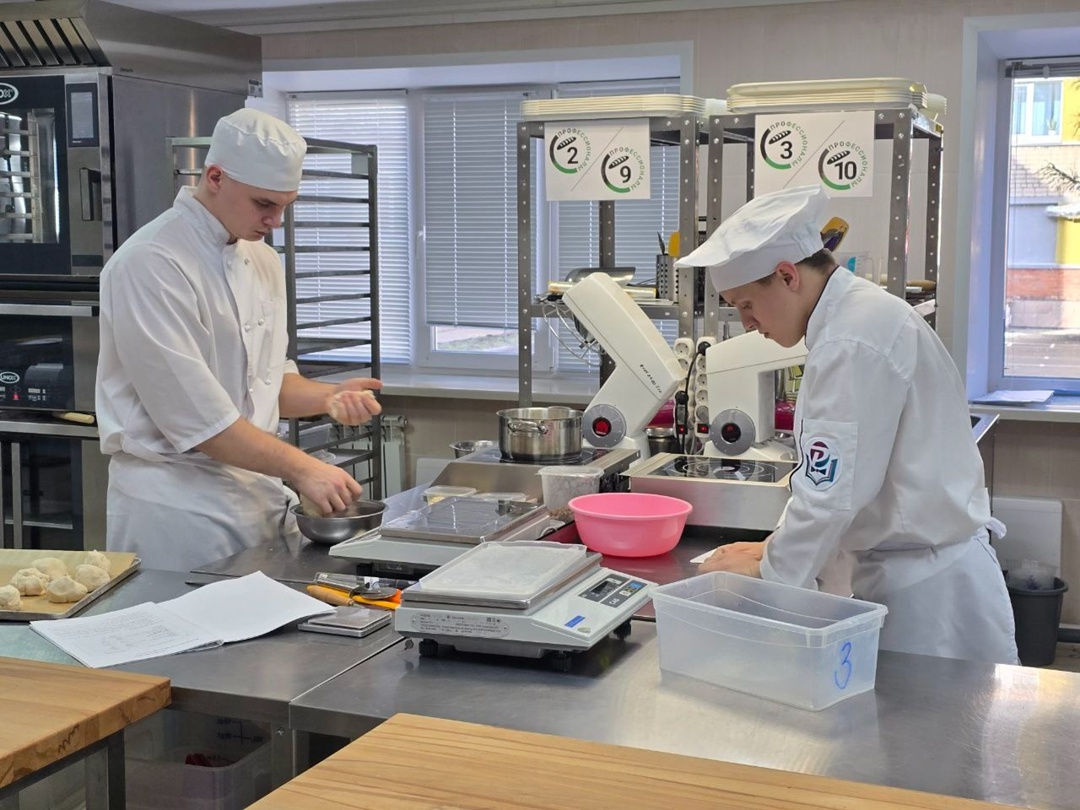 Сотни молодых мастеров, десятки экспертов и технологии, ставшие эталоном в хлебопечении — всё это финал чемпионата «Профессионалы» по компетенции…