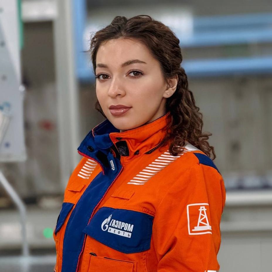 Ангелина Битюцких была актрисой, полицейским, а сегодня она — лаборант на нашем Чаяндинском месторождении