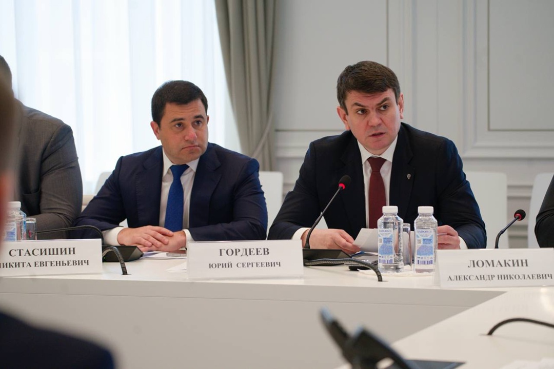 В Минстрое России прошло еженедельное оперативное совещание под председательством Министра строительства и ЖКХ РФ Ирека Файзуллина