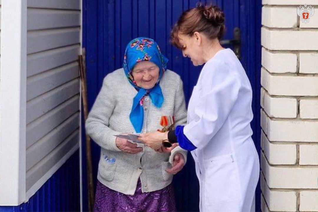 В Чувашии 93-летнюю труженицу тыла Великой Отечественной войны навестили врачи проекта «Прояви заботу — научи уходу»