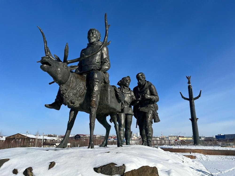 Алмазную столицу страны Мирный по праву можно назвать самым дружным городом Якутии: сегодня здесь живут и трудятся 35 тысяч человек тридцати национальностей.