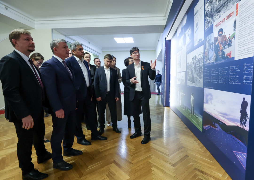 Масштабная выставка фотографий и архивных документов, посвященная 80-летию Победы в Великой Отечественной войне, открылась в стенах Государственной Думы.