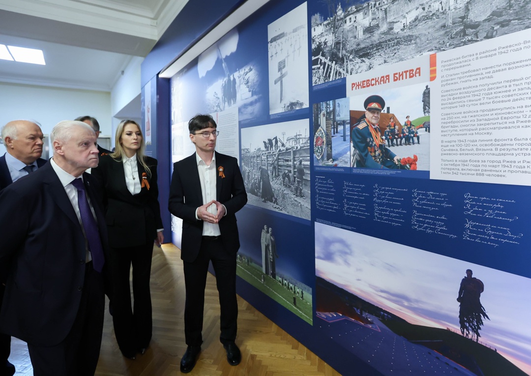 Масштабная выставка фотографий и архивных документов, посвященная 80-летию Победы в Великой Отечественной войне, открылась в стенах Государственной Думы.