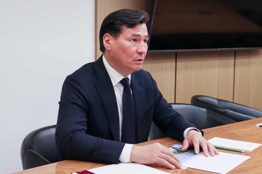 Дмитрий Чернышенко провел рабочую встречу с главой Республики Калмыкия Бату Хасиковым