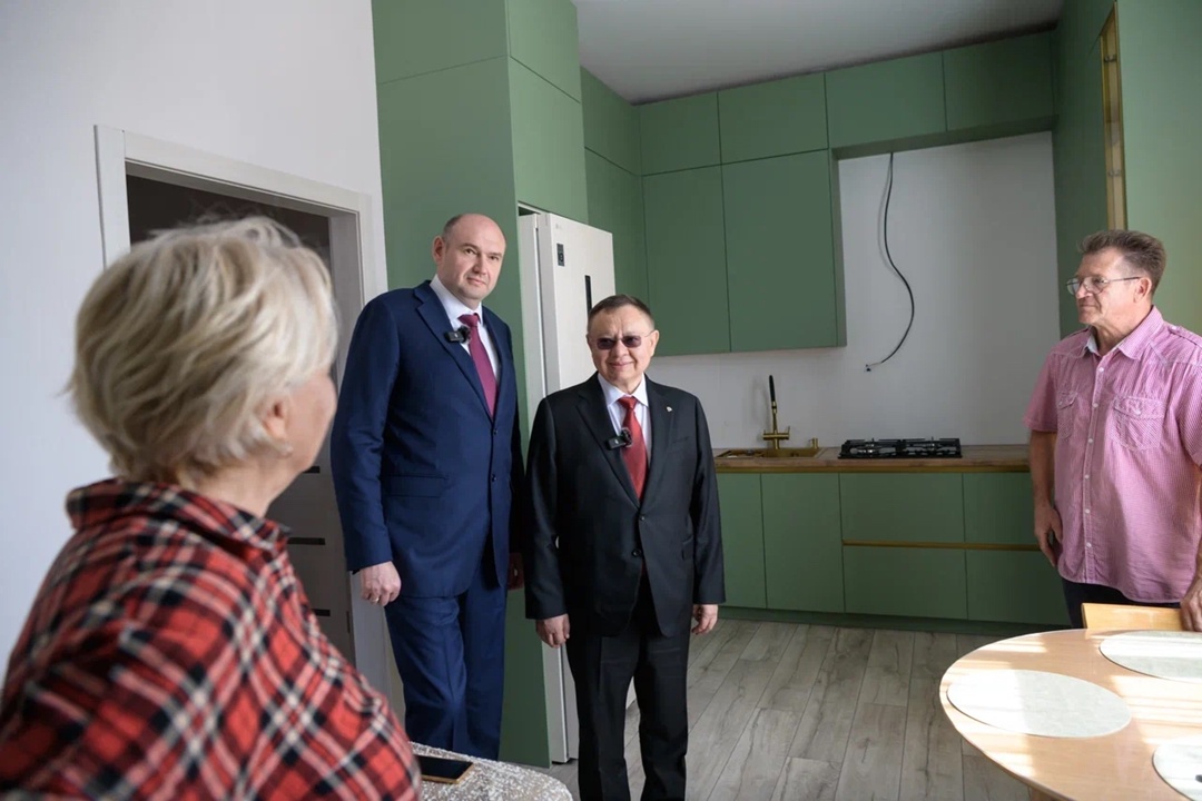 Глава Минстроя России Ирек Файзуллин в ходе рабочей поездки в Оренбургскую область оценил динамику строительства жилья для пострадавших от паводка в городе…