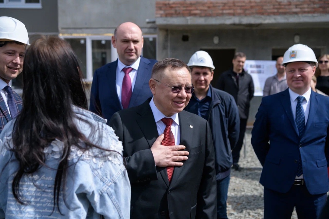 Глава Минстроя России Ирек Файзуллин в ходе рабочей поездки в Оренбургскую область оценил динамику строительства жилья для пострадавших от паводка в городе…