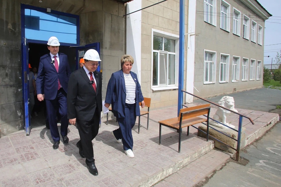 Глава Минстроя России Ирек Файзуллин оценил ремонтно-восстановительные работы на объектах социальной инфраструктуры Орска