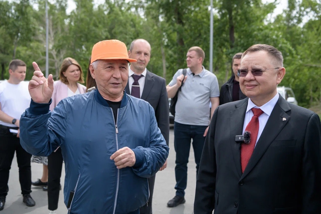 Глава Минстроя России Ирек Файзуллин совместно с врио Губернатора Оренбургской области Евгением Солнцевым в рамках рабочей поездки в Орск посетили «Парк…