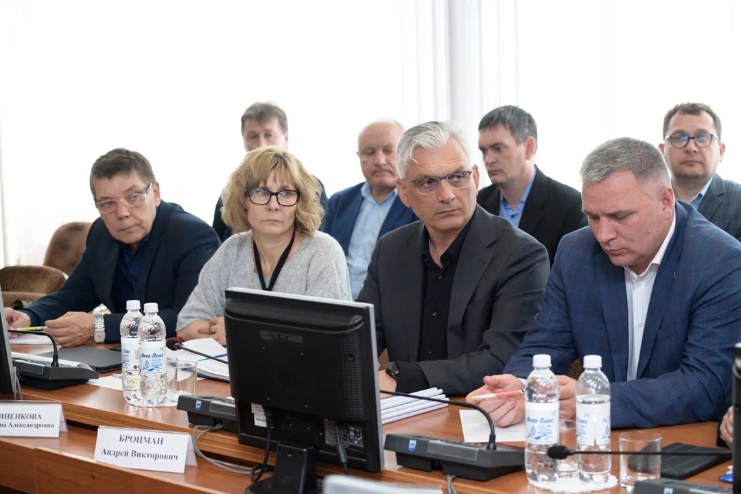 Глава Минстроя России Ирек Файзуллин в рамках рабочей поездки в Оренбургскую область провел совещание по вопросам ликвидации последствий прохождения паводка в…