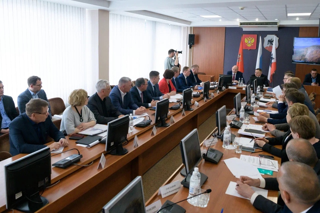 Глава Минстроя России Ирек Файзуллин в рамках рабочей поездки в Оренбургскую область провел совещание по вопросам ликвидации последствий прохождения паводка в…