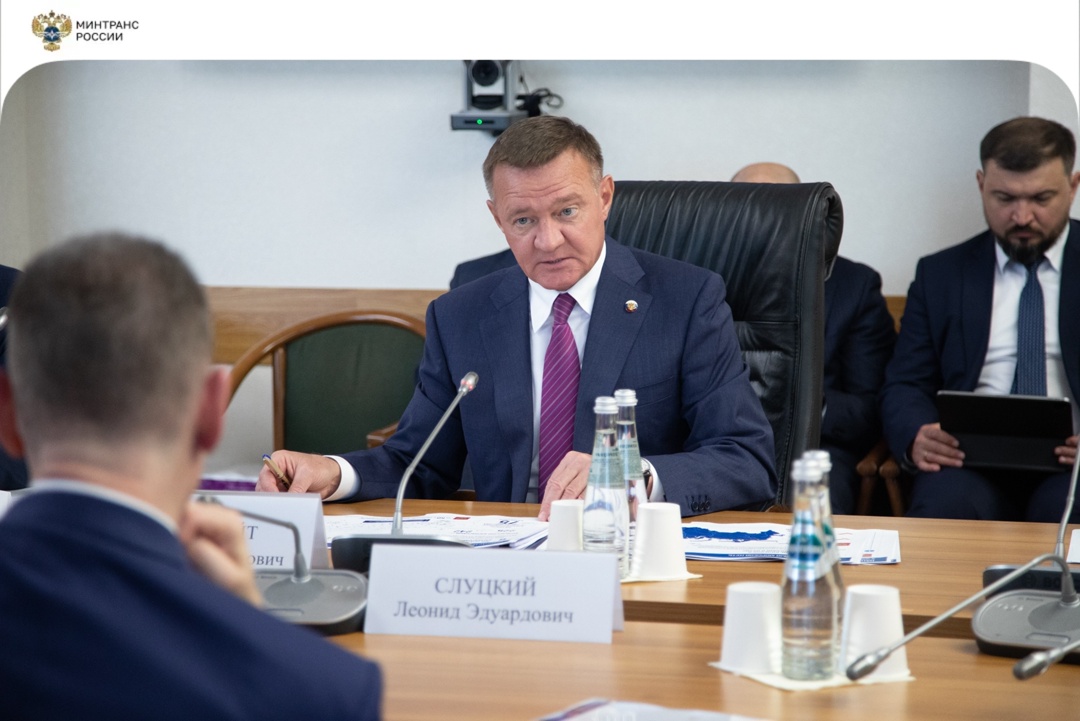 Итоги работы транспортного
комплекса в 2024 году и планы на 2025 год глава Минтранса Роман Старовойт обсудил на встрече с фракцией ЛДПР