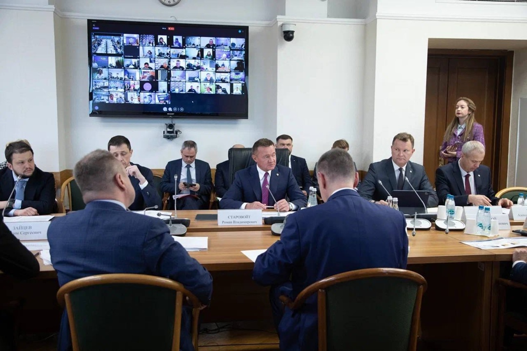 Итоги работы транспортного
комплекса в 2024 году и планы на 2025 год глава Минтранса Роман Старовойт обсудил на встрече с фракцией ЛДПР