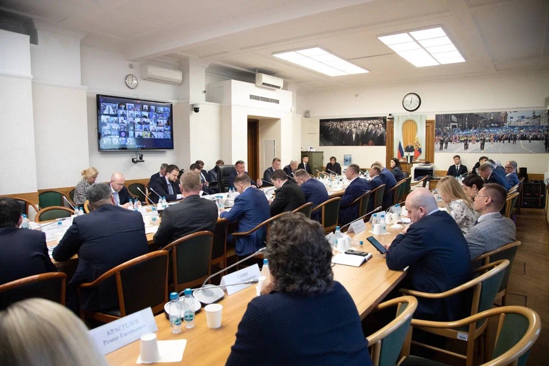 Итоги работы транспортного
комплекса в 2024 году и планы на 2025 год глава Минтранса Роман Старовойт обсудил на встрече с фракцией ЛДПР