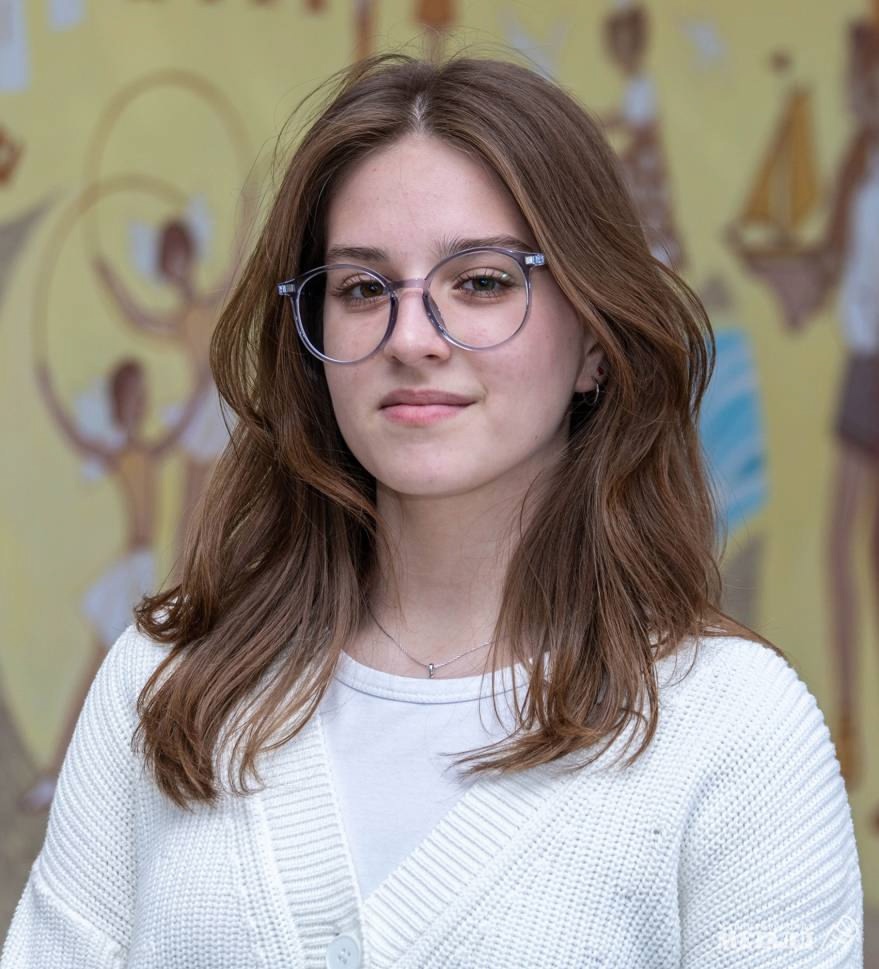 От школьной скамьи до трудового коллектива.