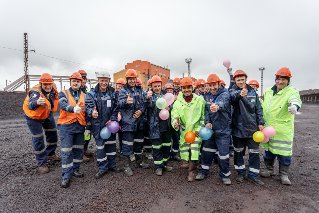 ПОДДЕРЖИМ НАШИХ! На ММК прошёл конкурс профмастерства «Лучший машинист экскаватора – 2025». И это было не шоу силы, а мастер-класс по ювелирной точности.