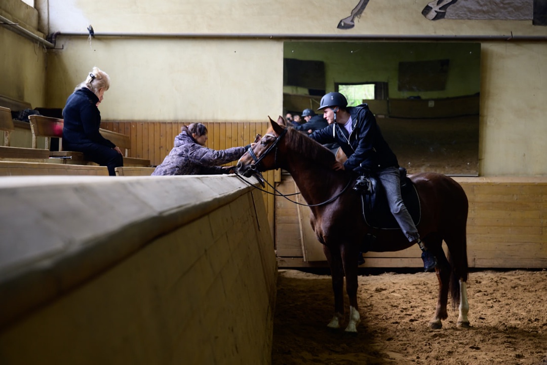 На средства работников «Транснефть – Автоматизация и Метрология» закуплена экипировка для ветеранов СВО, участвующих в конноспортивных соревнованиях