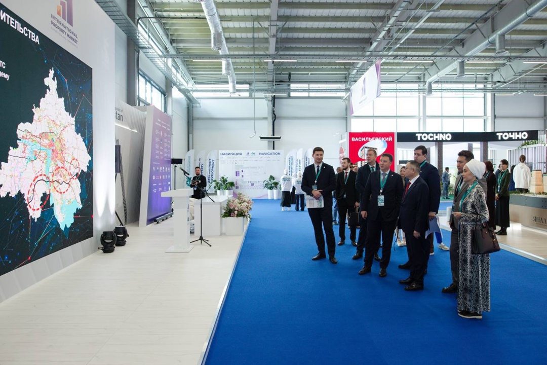 Глава Минстроя России Ирек Файзуллин посетил Международную выставку недвижимости IPM в рамках форума «Россия – исламский мир: KazanForum»