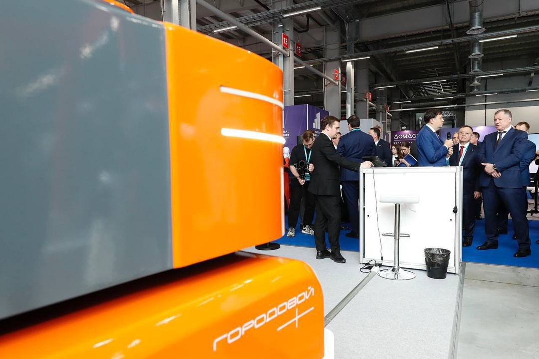 Совместно с вице-премьером Маратом Хуснуллин и Раисом Республики Татарстан Рустамом Миннихановым Глава Минстроя России Ирек Файзуллин ознакомился с лучшими…