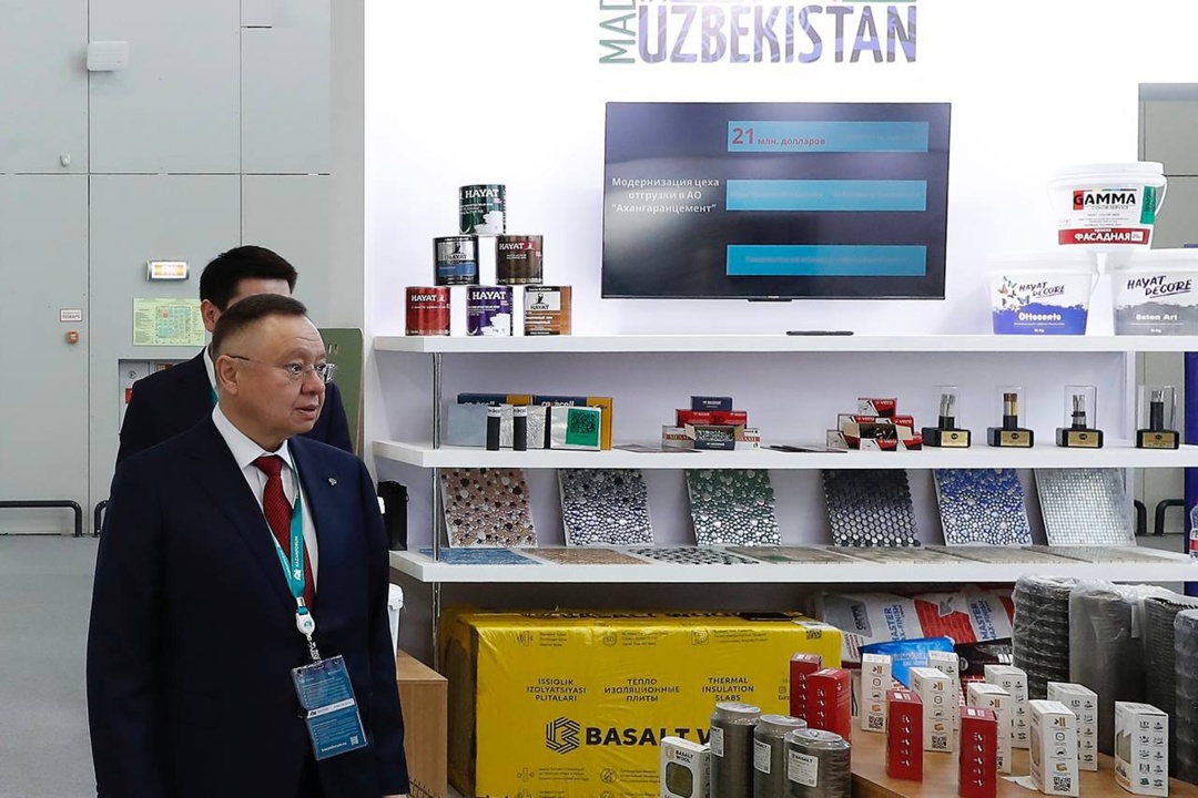 Министр строительства и ЖКХ РФ Ирек Файзуллин посетил выставку Russia Halal Expo на форуме «Россия – исламский мир: KazanForum»