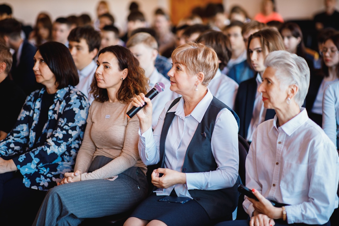 Выпускной в инженерном классе Поздравили с успешным завершением учебного года ребят из инженерного класса Междуреченска