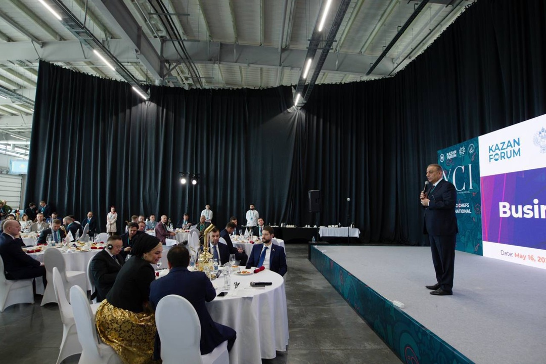 На форуме «Kazan forum: Россия-Исламский мир» состоялся деловой завтрак с Главой Минстроя России Иреком Файзуллиным