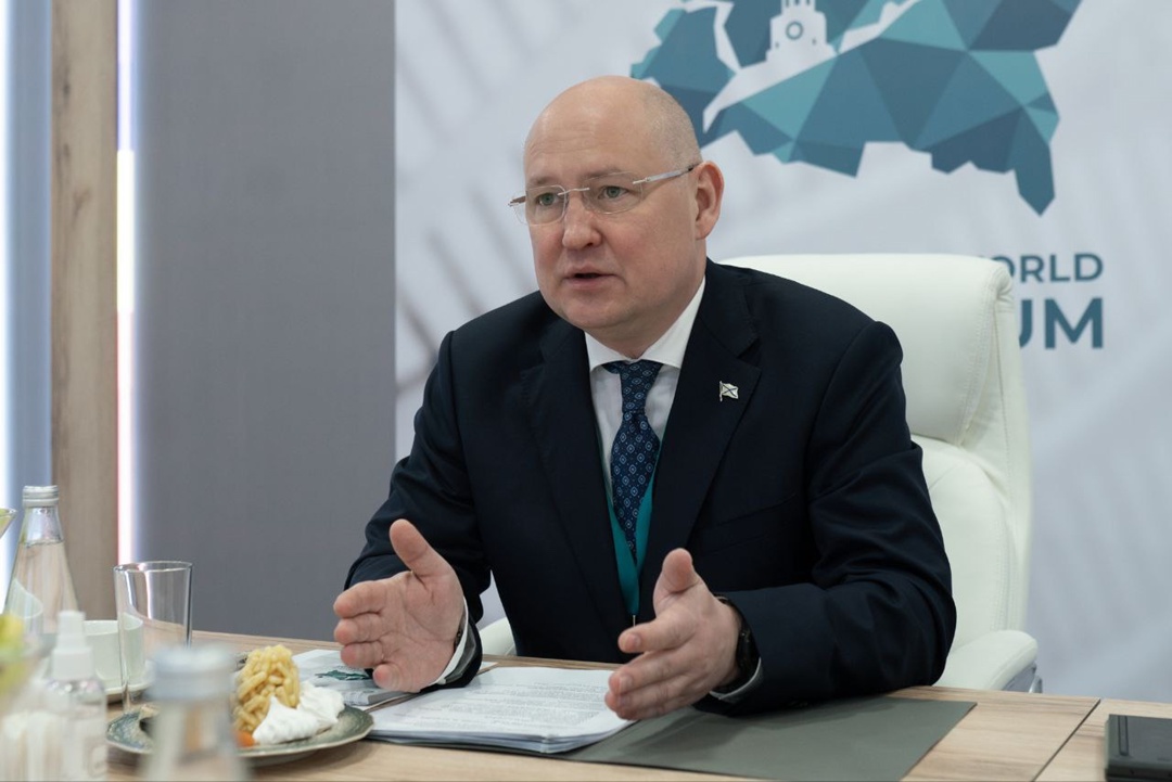 Глава Минстроя России Ирек Файзуллин провел рабочую встречу с Губернатором города Севастополя Михаилом Развожаевым на полях Международного форума «Россия –…