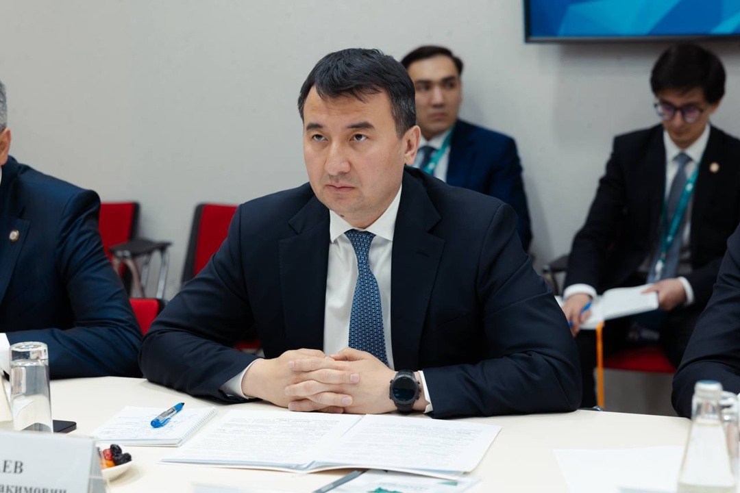 Глава Минстроя России Ирек Файзуллин принял участие в рабочей встрече вице-премьера РФ Марата Хуснуллина и Заместителя Премьер-министра Республики Узбекистан…