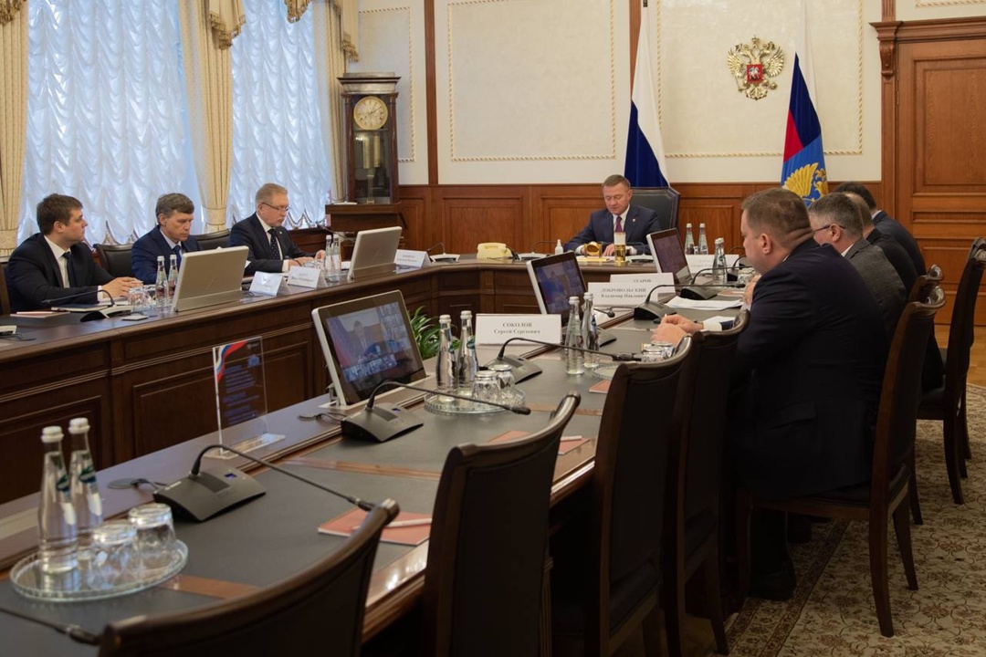 Работаем над доступностью и развитием перевозок пассажиров по реке: в Минтрансе России состоялось заседание Комиссии по вопросам развития скоростных…