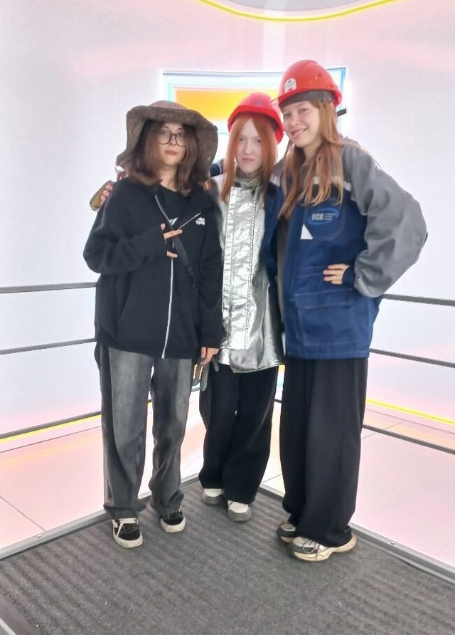 Как школьники заглянули в будущее? Ученики 7 «А» класса получили уникальный шанс — заглянуть в мир большой металлургии