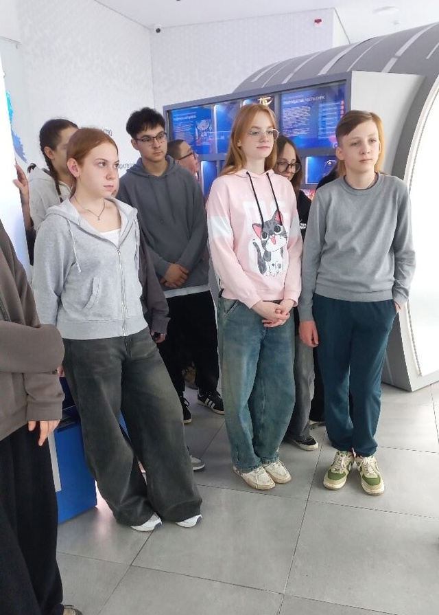 Как школьники заглянули в будущее? Ученики 7 «А» класса получили уникальный шанс — заглянуть в мир большой металлургии
