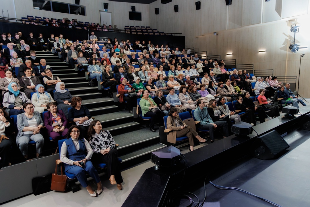 Наш «Клад» открыт для всех «Татнефть» провела ретроспективные показы художественного фильма «Клад» по одноименному роману Гарифа Ахунова