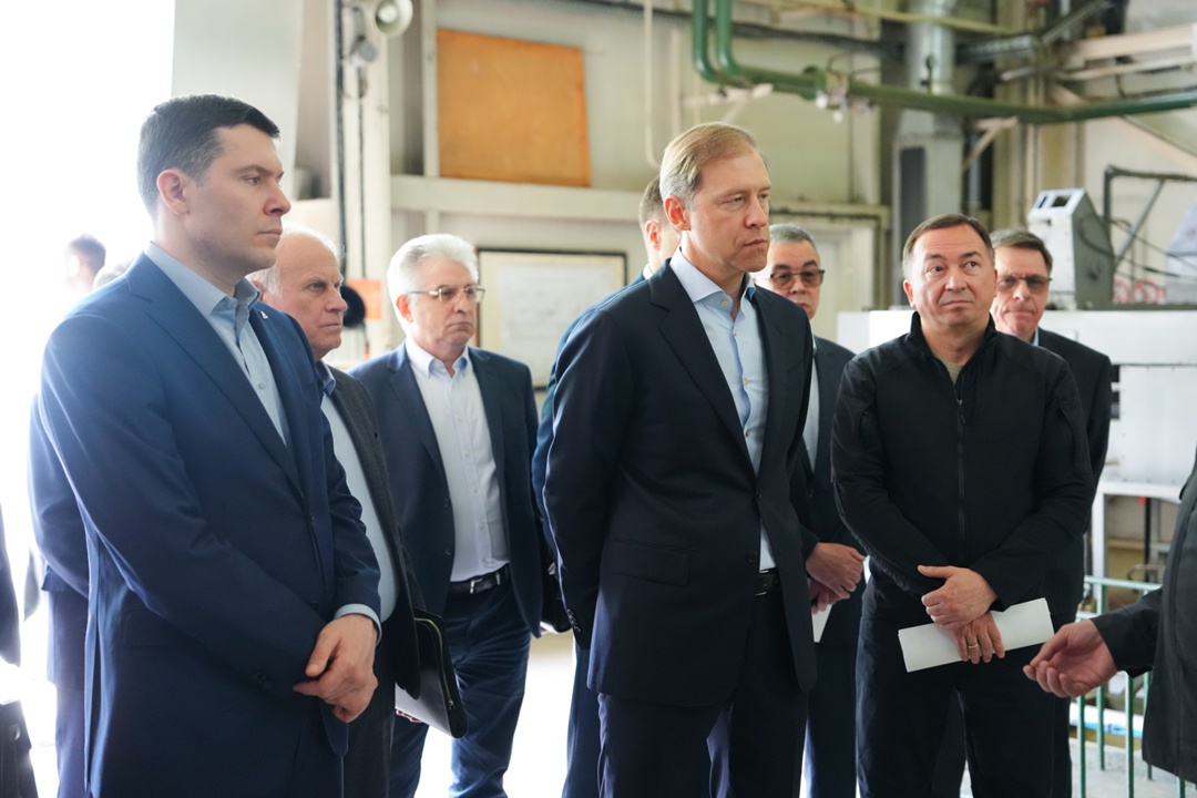 Денис Мантуров заявил о значительном росте производства основных компонентов для боеприпасов в России