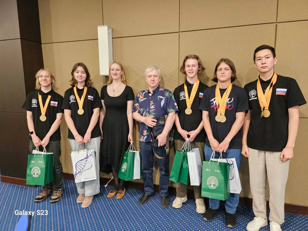 Дмитрий Чернышенко: Российские школьники снова доказали, что они лучшие среди лучших