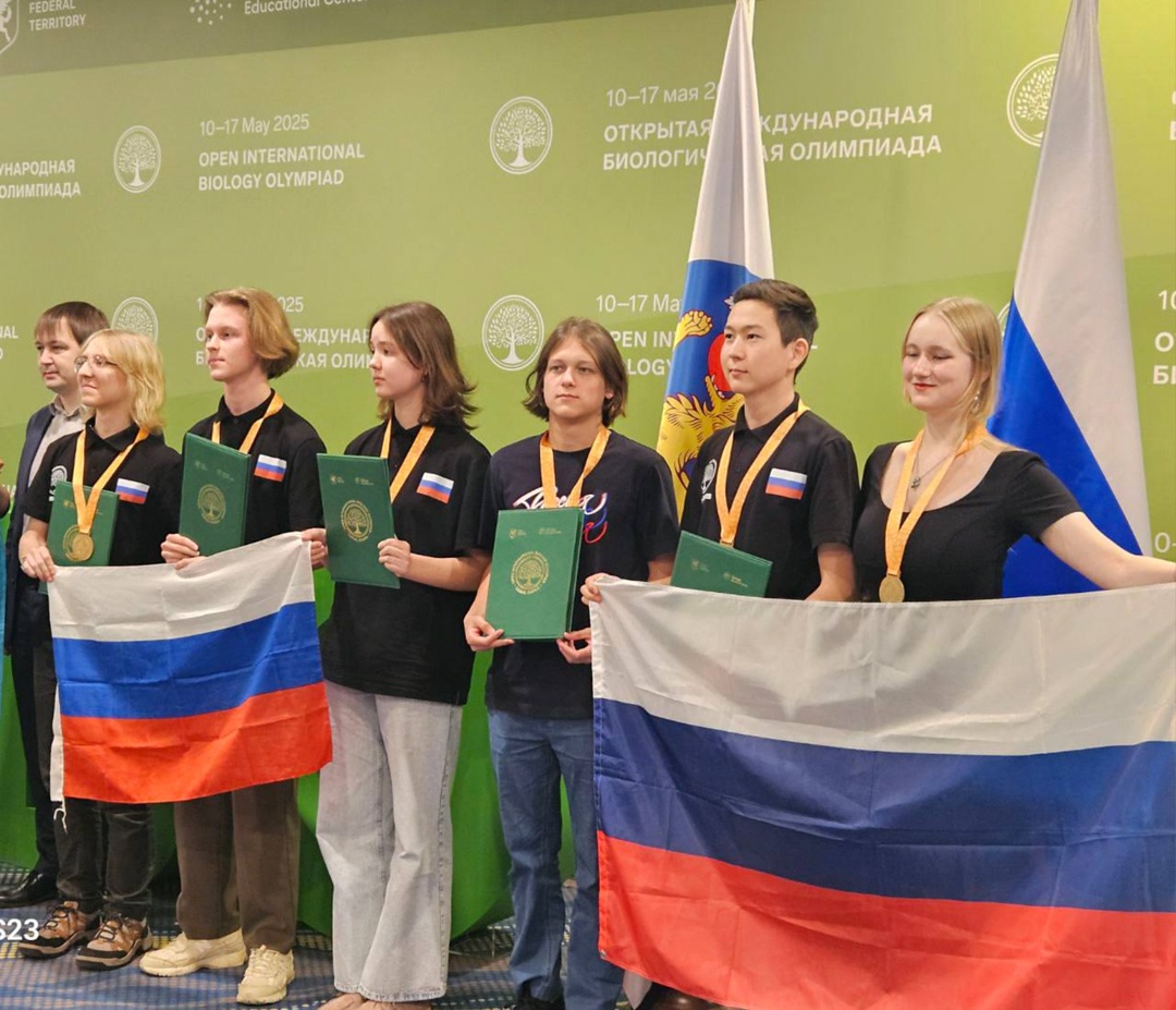 Дмитрий Чернышенко: Российские школьники снова доказали, что они лучшие среди лучших