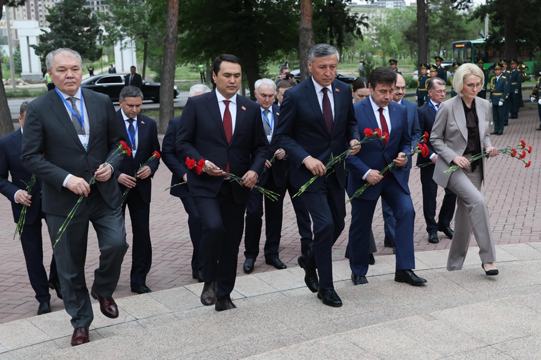 Вячеслав Володин прибыл в Бишкек с официальным визитом. Там он проведет заседание Совета Парламентской Ассамблеи ОДКБ, Председателем которой является.