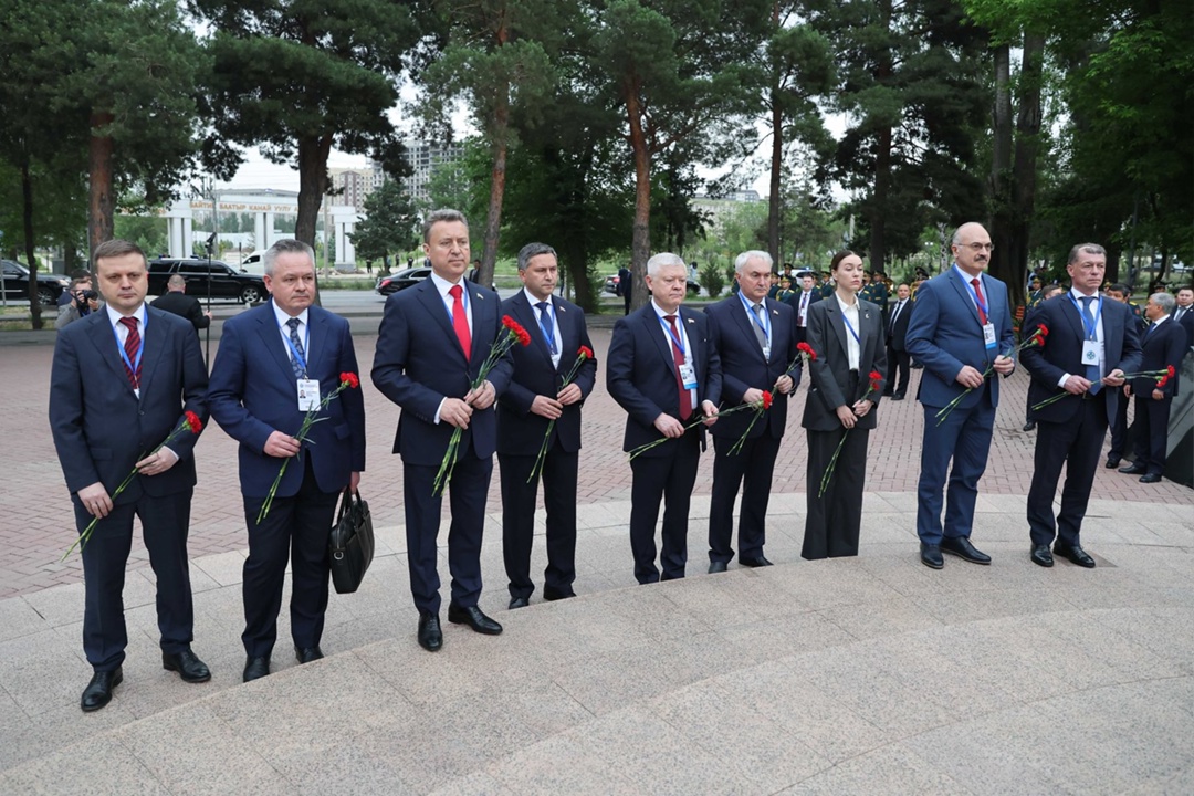 Вячеслав Володин прибыл в Бишкек с официальным визитом. Там он проведет заседание Совета Парламентской Ассамблеи ОДКБ, Председателем которой является.