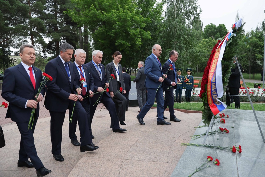 Вячеслав Володин прибыл в Бишкек с официальным визитом. Там он проведет заседание Совета Парламентской Ассамблеи ОДКБ, Председателем которой является.
