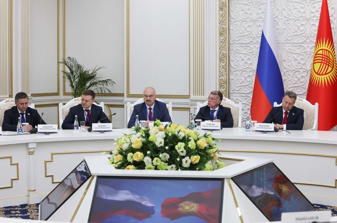 В Бишкеке состоялась встреча Председателя Государственной Думы Вячеслава Володина с Председателем Жогорку Кенеша (парламента) Киргизской Республики Нурланбеком…